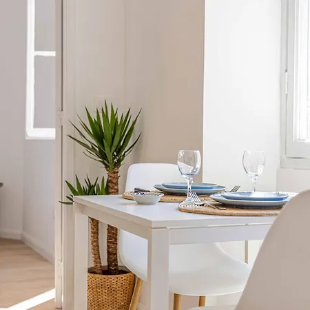 Neuf 2 Pieces Port Apartment